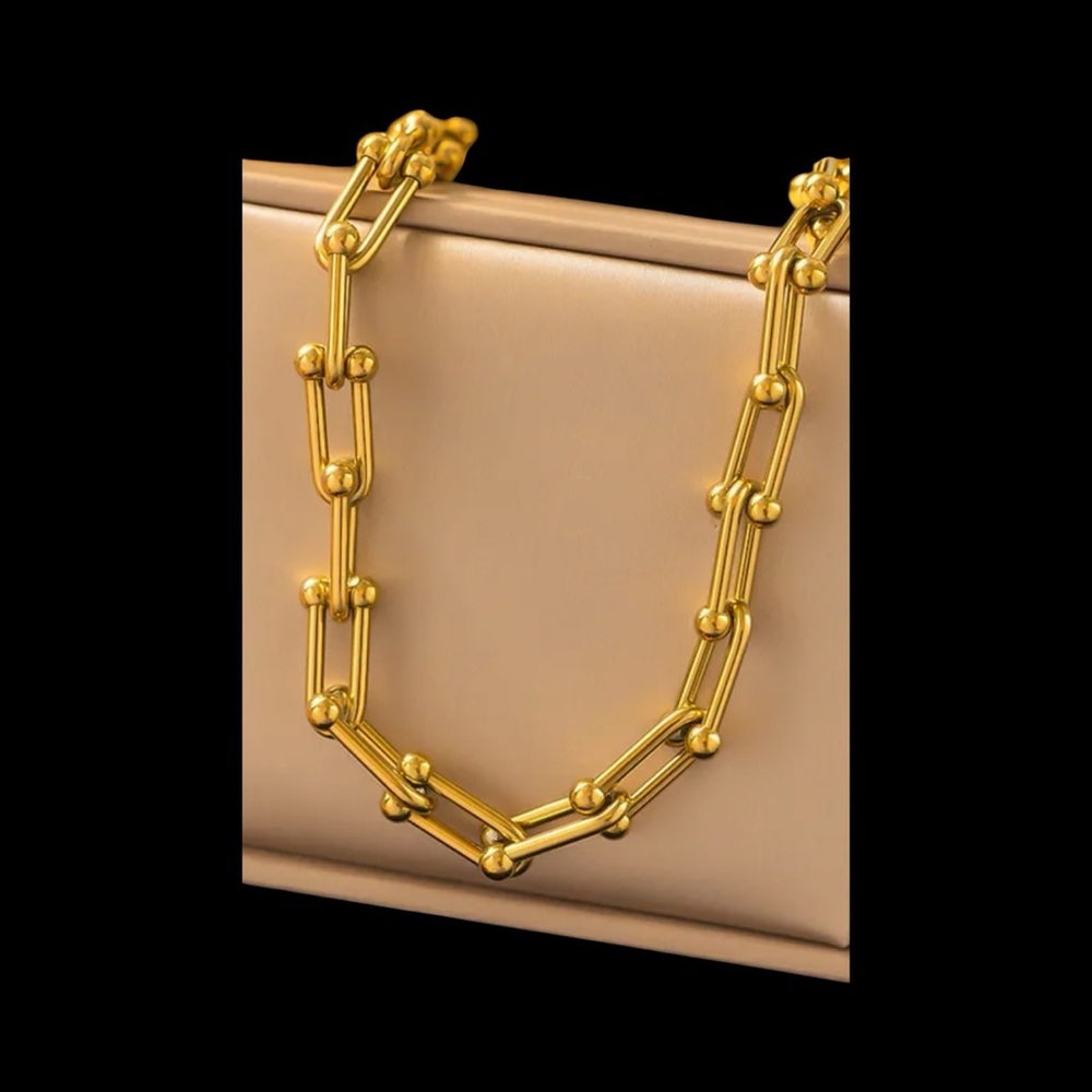 The Linked For Days Necklace 18" Gold